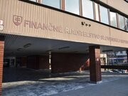 Finančné riaditeľstvo SR - maľovanie kancelárií, výmena kobercov, náter radiátorov, zárubní