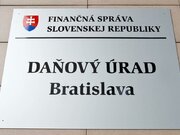 Maliarske práce, maľovanie stien v interiéri pre Daňový úrad v Bratislave