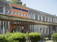 Náter zárubni a radiátorov, maľovanie ambulancii, toaliet a skladov pre Zdravotne stredisko Stupava - TOPMAL