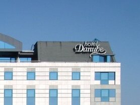 Náter zárubní Hotel Danube - TOPMAL maliarske práce